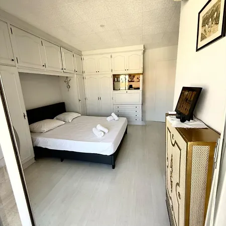 Spacious 2-bedroom With Terrace Prime Location In