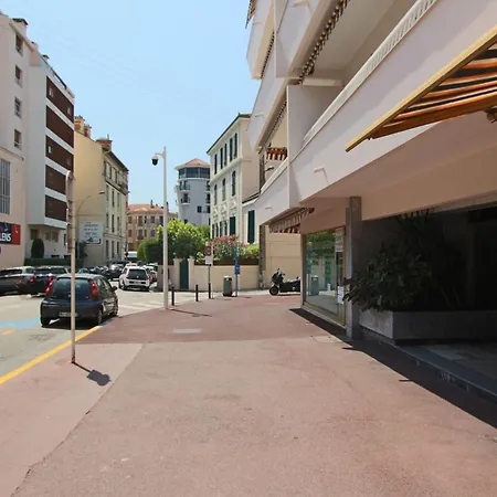 Spacious 2-bedroom With Terrace Prime Location In Holiday home Cannes