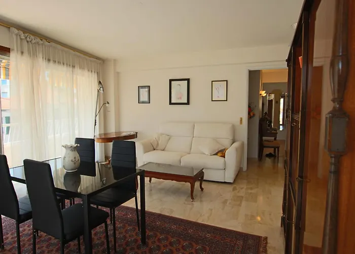 Spacious 2-bedroom With Terrace Prime Location In *