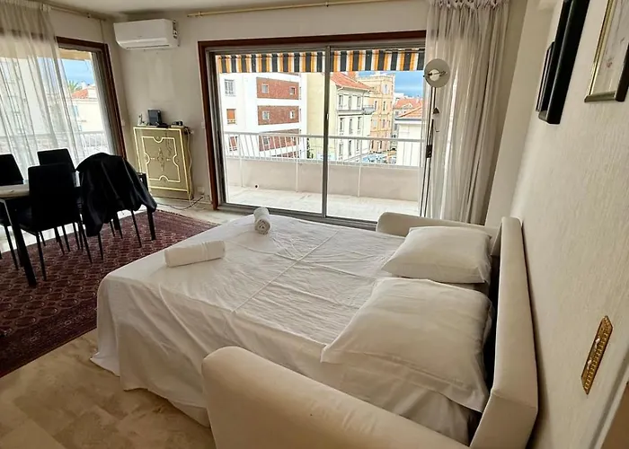 Holiday home Spacious 2-bedroom With Terrace Prime Location In Cannes