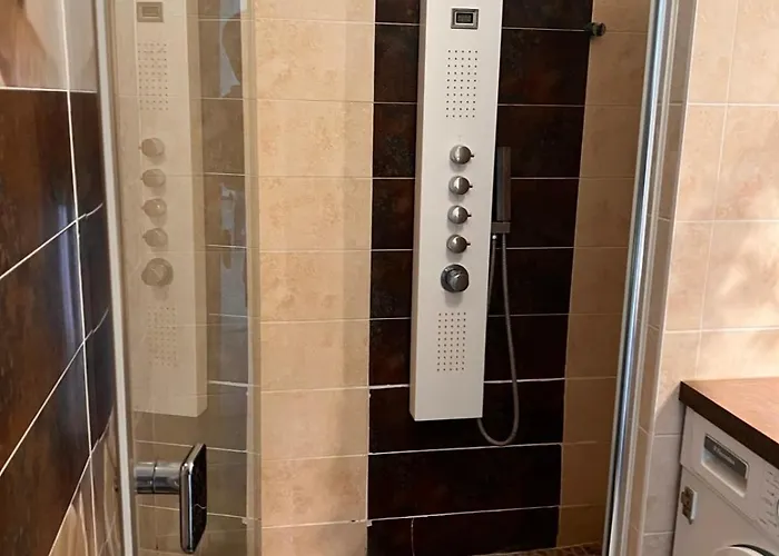 Spacious 2-bedroom With Terrace Prime Location In *